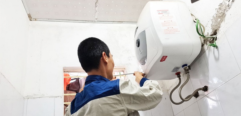 Quy trình vệ sinh bình nóng lạnh tại Điện Máy Trí Thức
